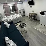 Edwin Apartment *