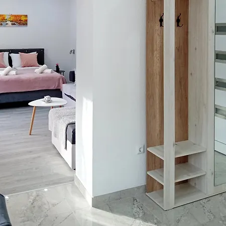 Edwin Apartment