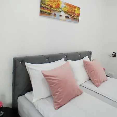 Edwin Apartment