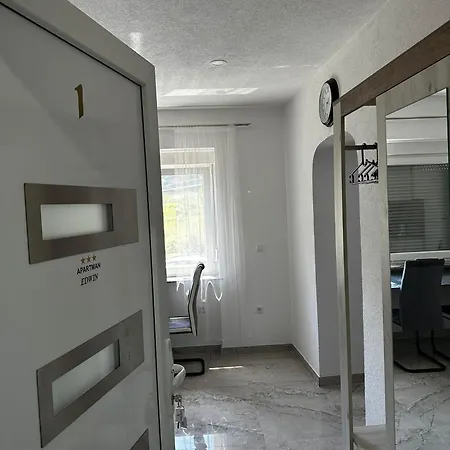 Edwin Apartment